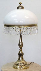 stylowa lampka na komodę, wykonana z odlewu mosiężnego, lampka - zdobienie kryształowe